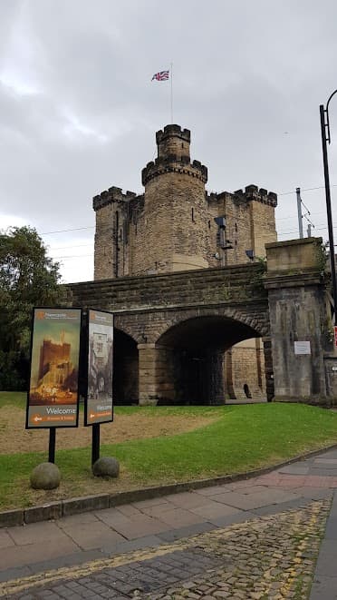 Newcastle Castle - image 4