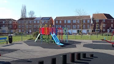Soverign Park Playground york - image 1