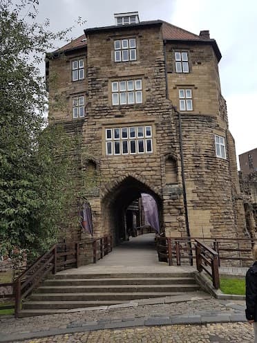 Newcastle Castle - image 5