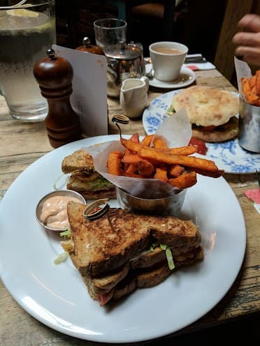 Cosy Club salisbury - image 9
