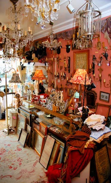 Antique Textiles &amp; Lighting bath - image 2