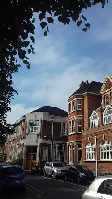 Chiswick Library london - image 1