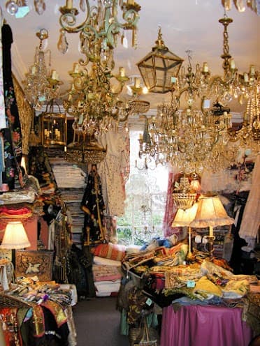 Antique Textiles &amp; Lighting bath - image 8