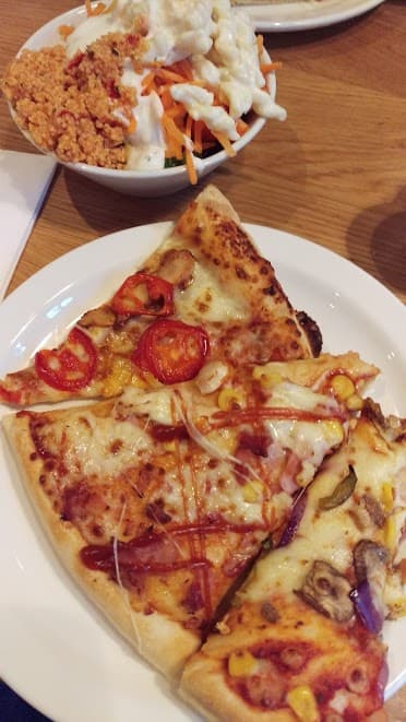 Pizza Hut Restaurants liverpool - image 1