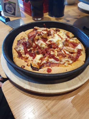 Pizza Hut Restaurants liverpool - image 8