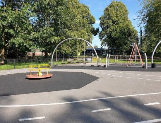 Queen’s Walk Play park