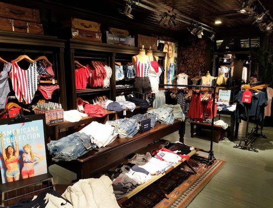 Hollister Co.