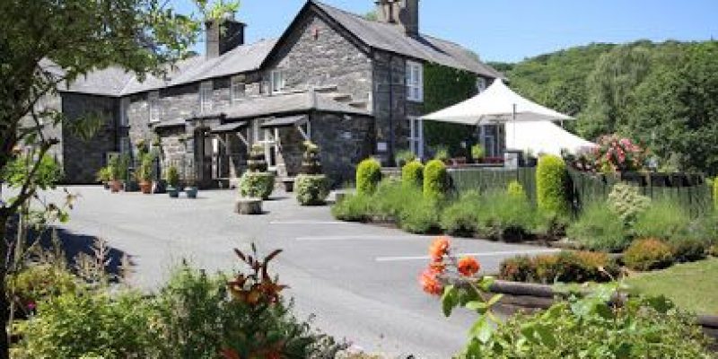 Aberdunant Hall Holiday Park & Hotel