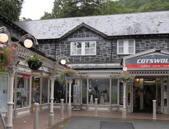 Cotswold Outdoor Royal Oak (Betws-y-Coed)