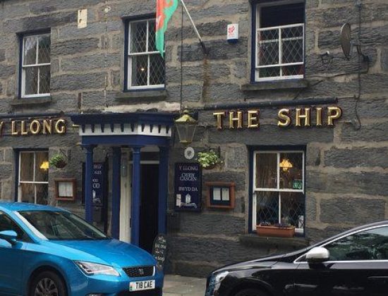 The Ship Inn/ Y Llong